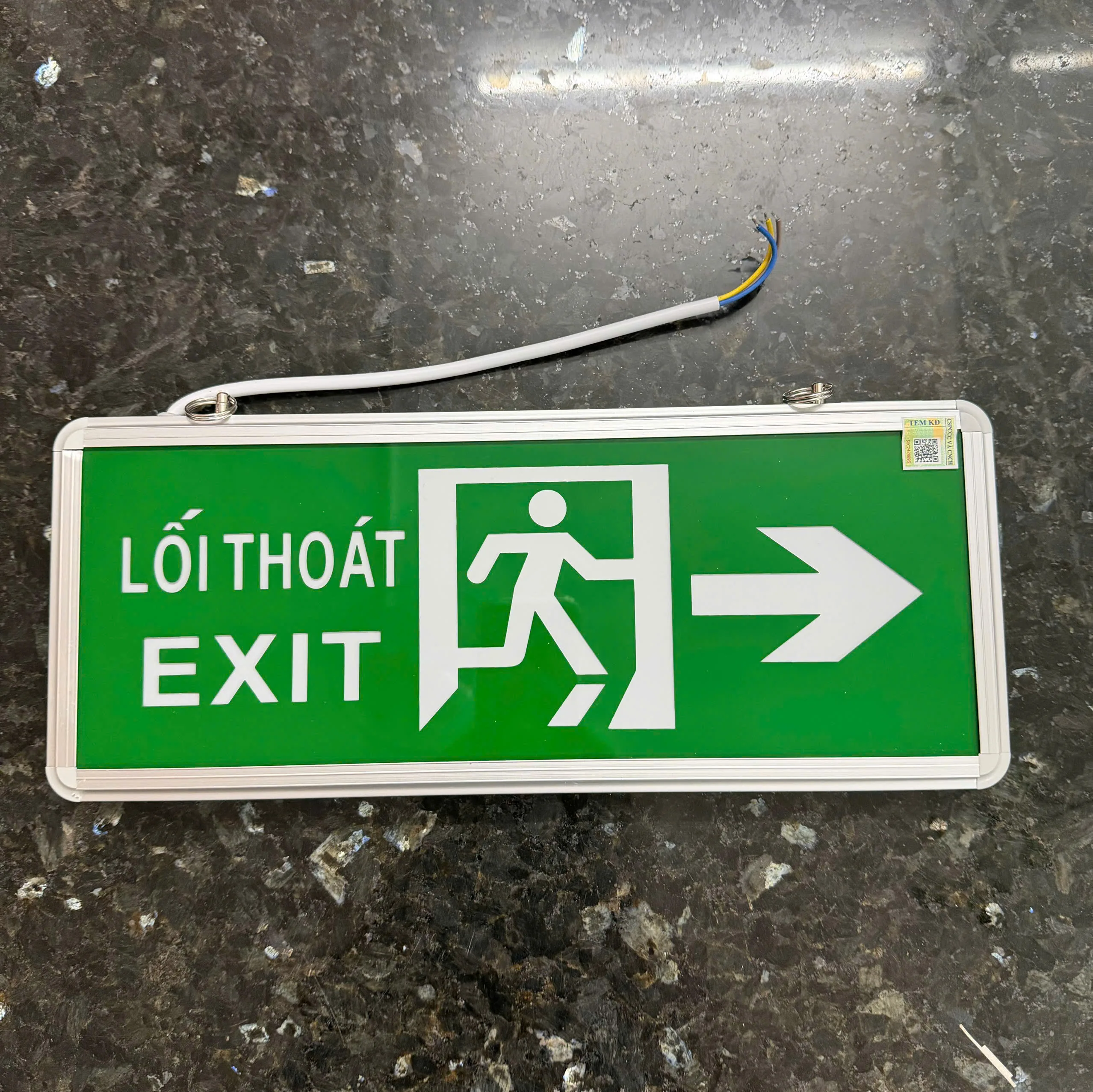 Đèn Exit (TQ) - mẫu chỉ 1 hướng (2) Den Exit TQ mau chi 1 huong 2 jpg