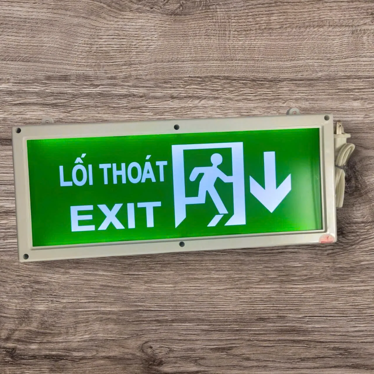Đèn exit chỉ dẫn thoát nạn Kentom KT120 (3) Den exit chi dan thoat nan Kentom KT120 3 jpg